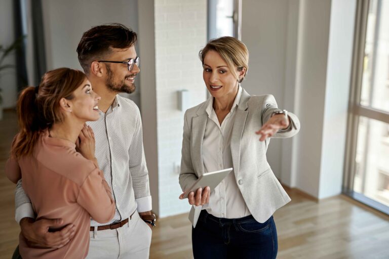 Handling Challenging Villa Guests with Confidence: A Guide for Owners