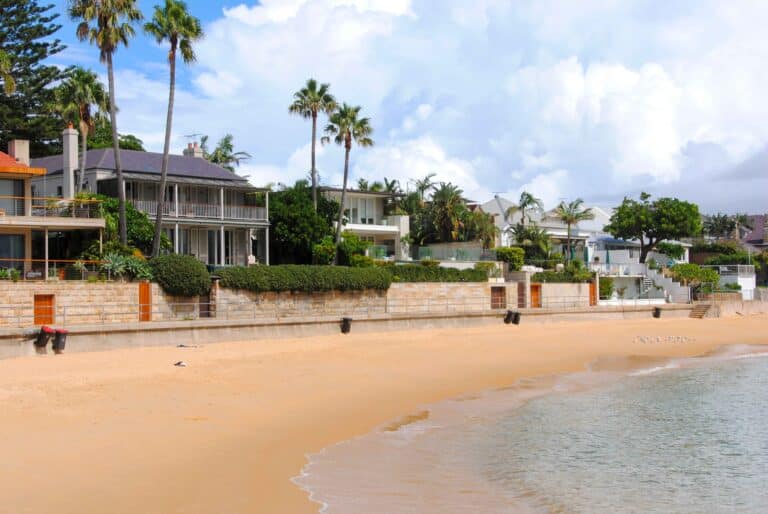 Beachfront vs. Hillside Villas: Which Performs Better in Phuket’s Rental Market?