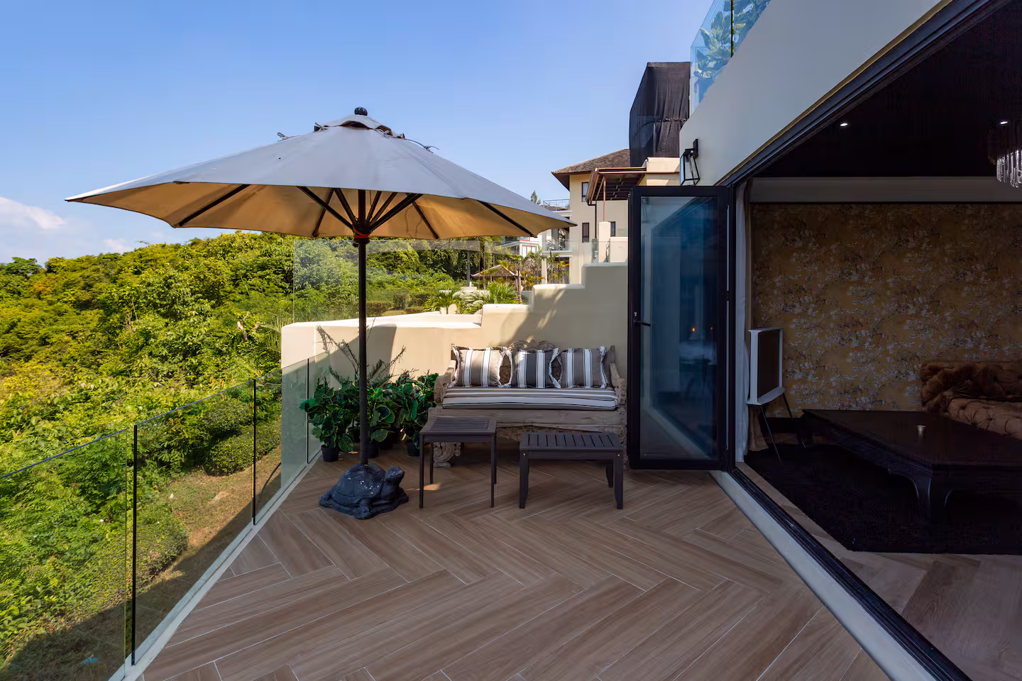 e78d5b70-b1bd-41cc-984f-1068367c33f0