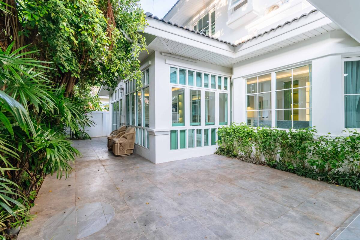 cc6acdc2-faa0-432e-b44d-be4f77405d9c